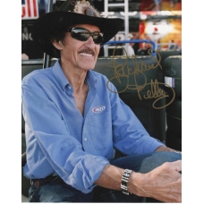Richard Petty signed 8 x 10 photo COA